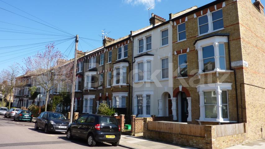 			NEW INSTRUCTION & MUST SEE !!!!, 2 Bedroom, 1 bath, 1 reception Flat			 Dalmeny Road, TUFNELL PARK